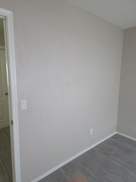 Building Photo - 9927 W Southgate Ave