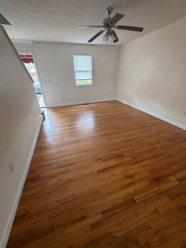 Building Photo - 2-bedroom, 1 full bath with 2-half baths Condo   Gray TN