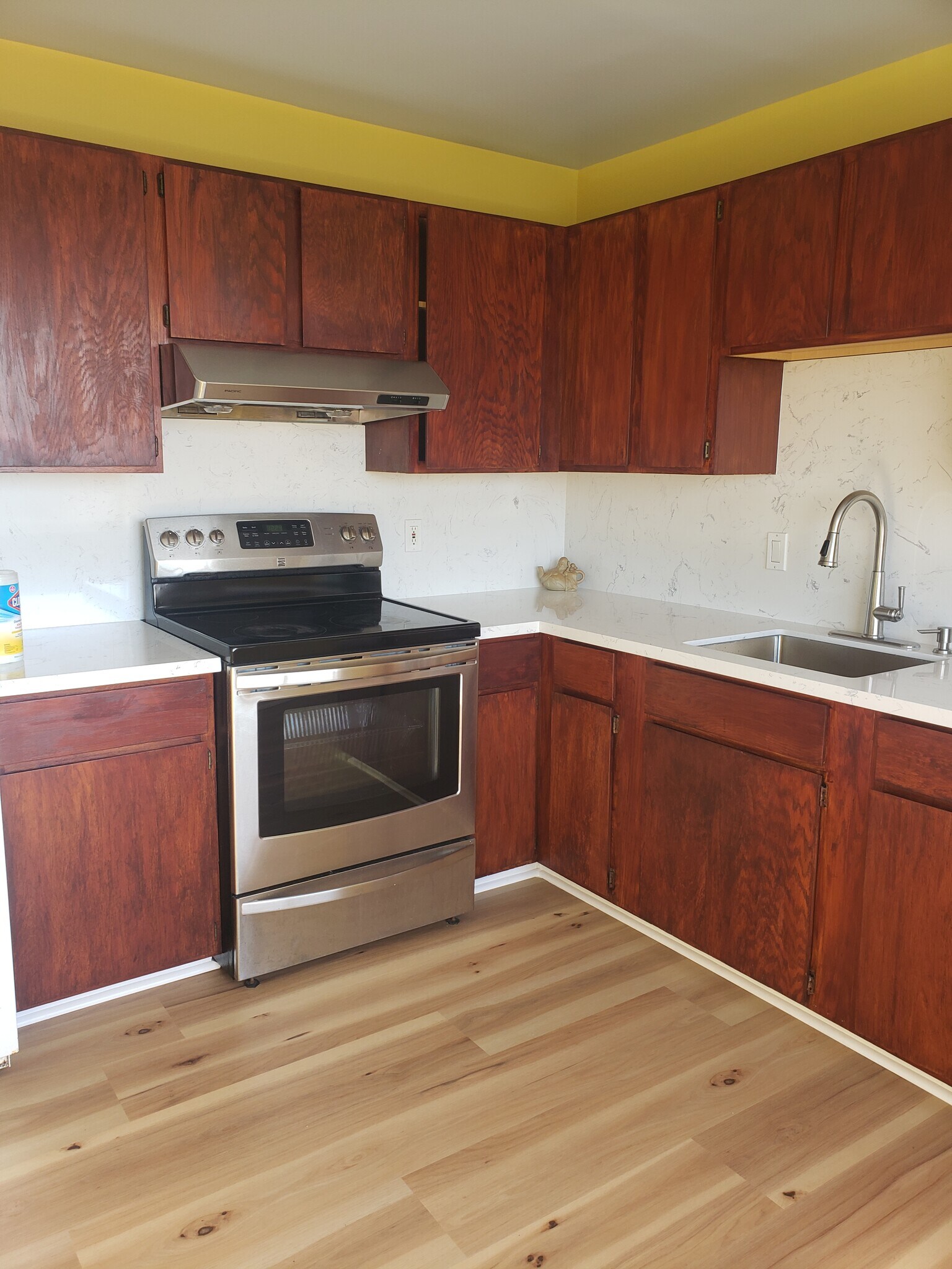 Building Photo - 424 Santa Barbara Ave