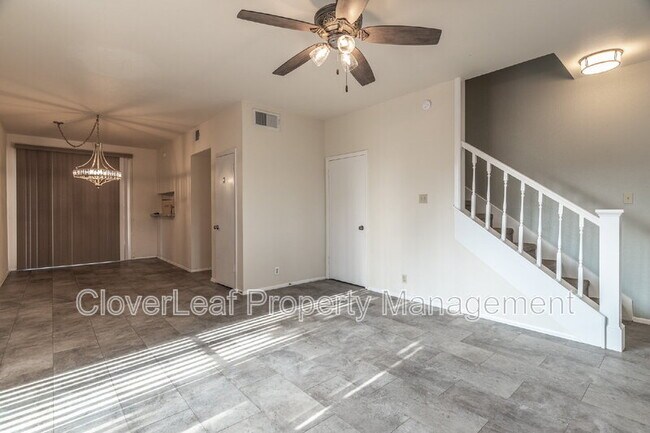 Building Photo - 3678 Hidden Dr