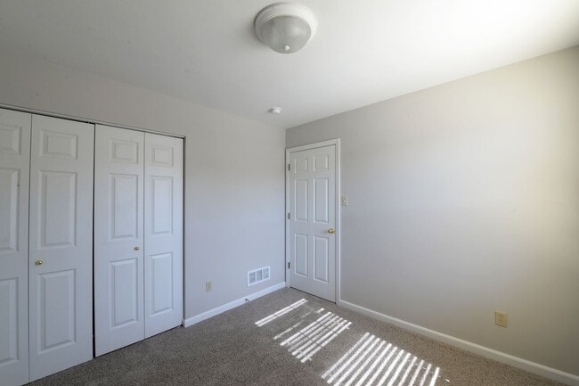 Building Photo - 4939 Heritage Heights Cir