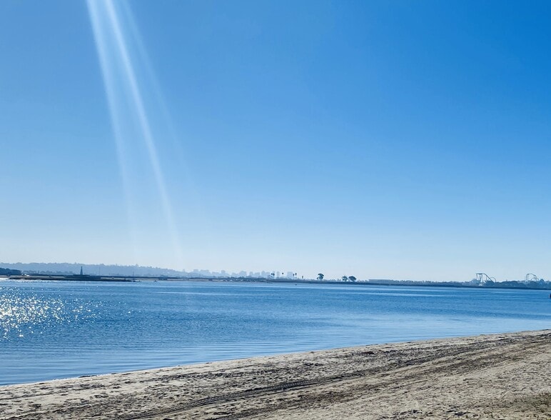 Building Photo - 2138 Reed Ave