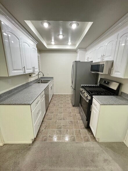 Building Photo - 1161 Packers Cir