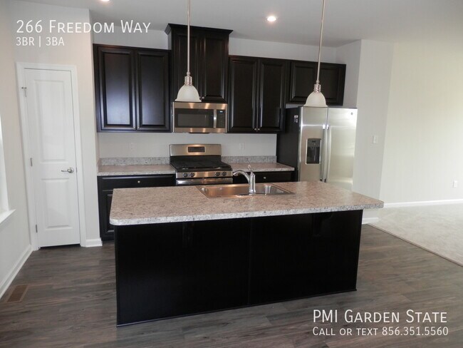 Building Photo - For Rent $2450 NEW CONTRUCTION