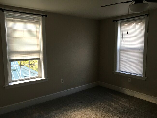 Building Photo - 312 Wayne St