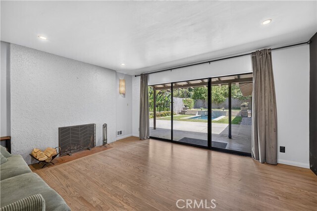 Building Photo - 614 N Glendora Ave