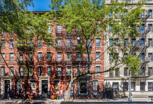 Primary Photo - 349 W 45th St