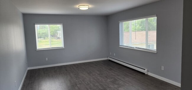 Building Photo - 36 Hunters Way