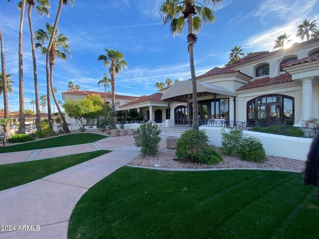 Building Photo - 2301 E Beachcomber Dr