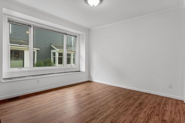 Building Photo - Large Capitol Hill House- Prime Location