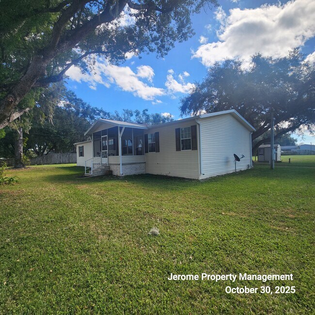 Building Photo - 5924 Vanco Dr