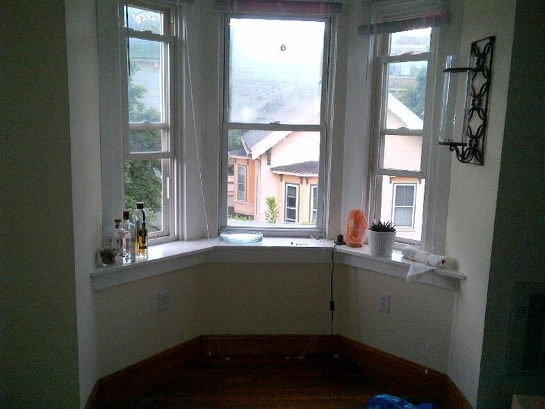 Images are representative samples of the advertised unit. Actual units shown during tours may differ - 31 Delle Ave