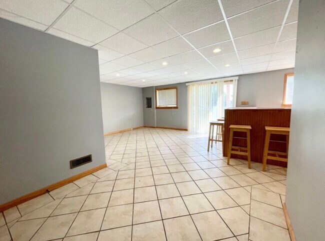 Building Photo - 1213 Tyler Ct