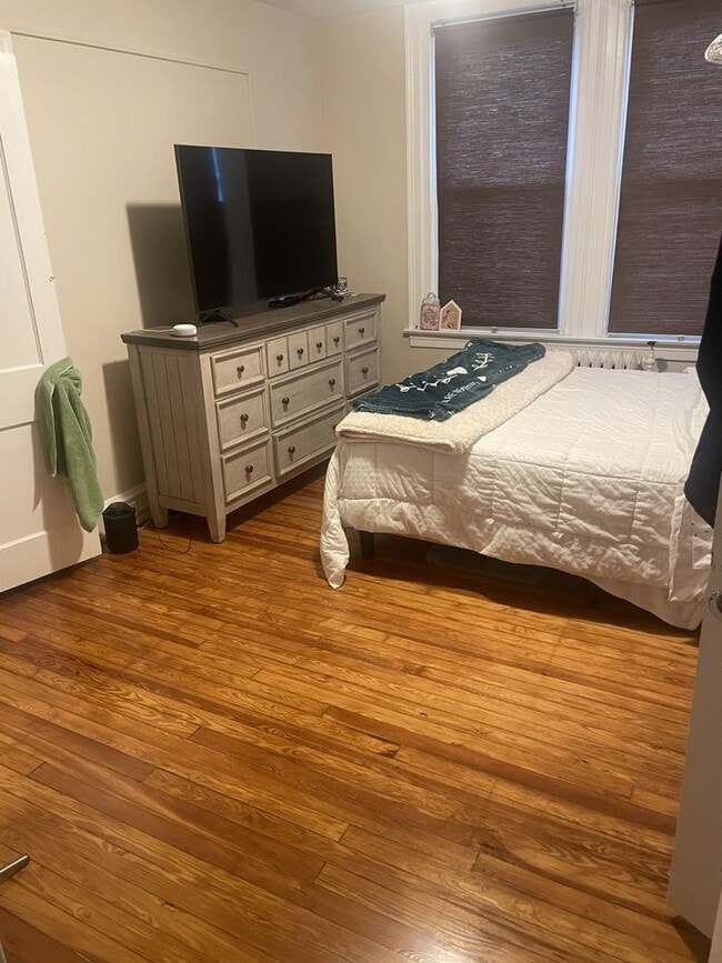 Building Photo - 127 E State St