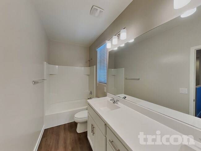 Building Photo - 2929 N 28th St