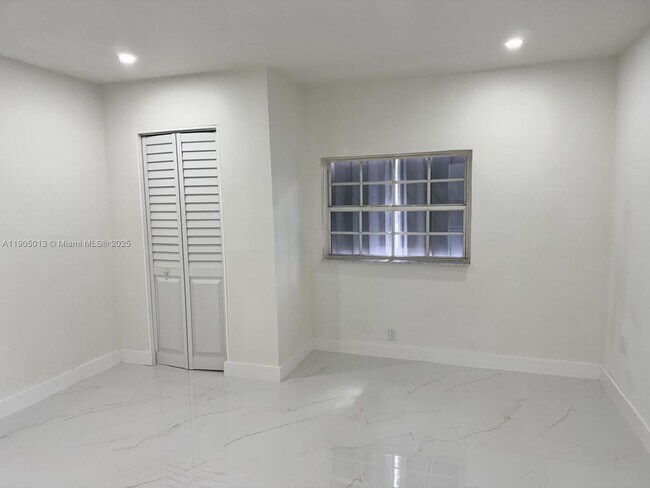 Building Photo - 9815 SW 21st St