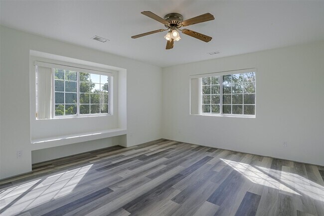 Building Photo - 3 bed 1 bath home in Prescott with utilities included