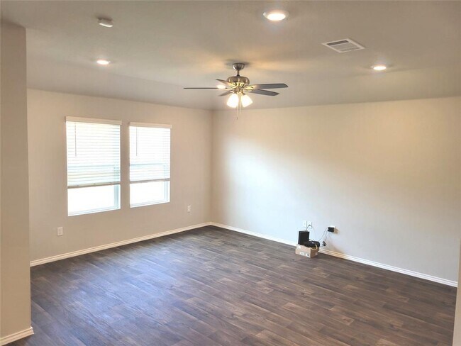 Building Photo - 6012 Brocade Dr