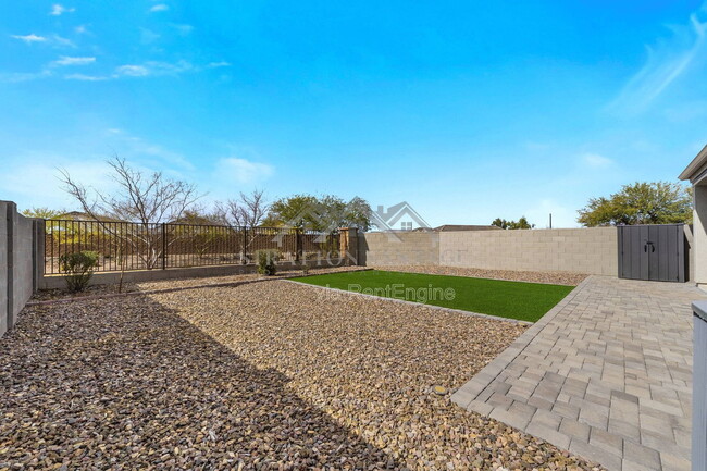 Building Photo - 17878 N Pietra Rd