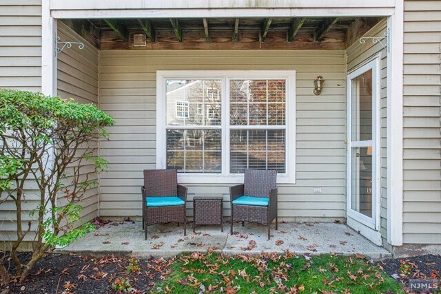 Building Photo - 1352 Paddington Rd