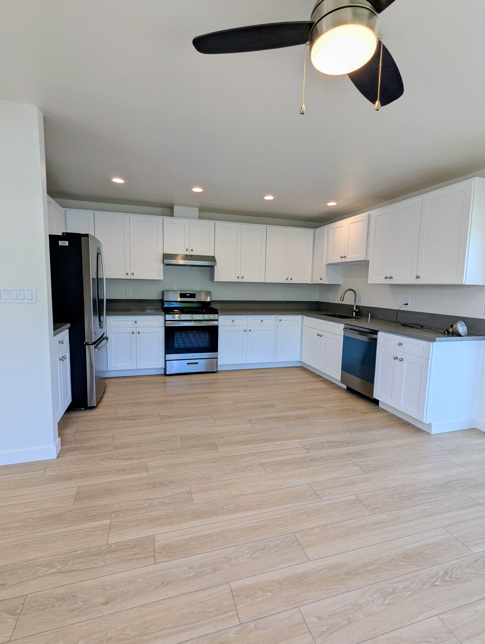 Building Photo - 454 Birmingham Dr
