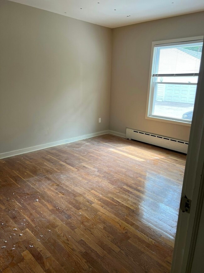 Building Photo - 816 N Monroe St