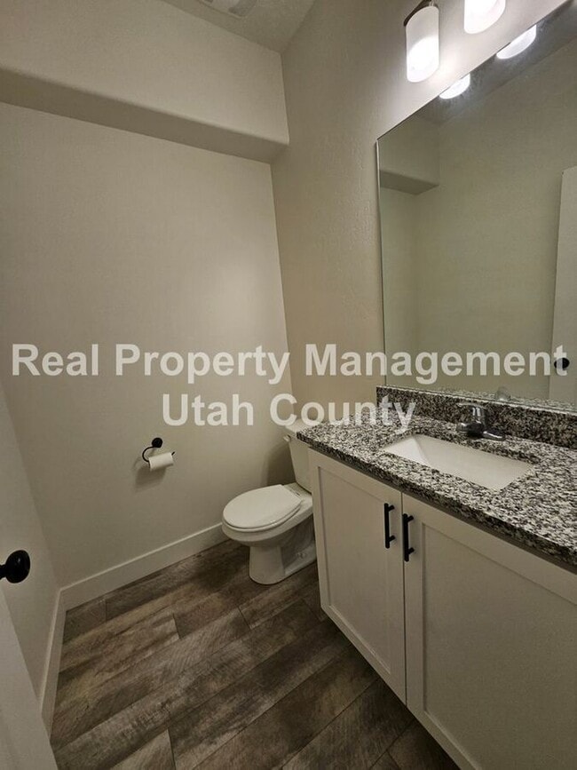 Building Photo - 986 E 1300 S