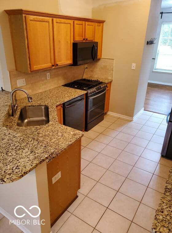 Building Photo - 10116 Hawks Lake Dr