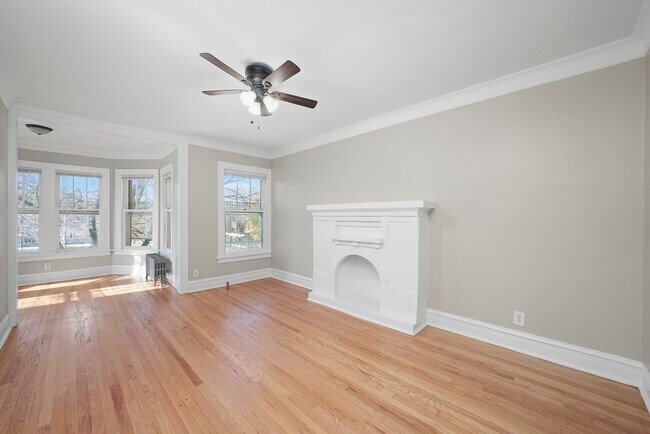 Building Photo - 306 S Kenilworth Ave