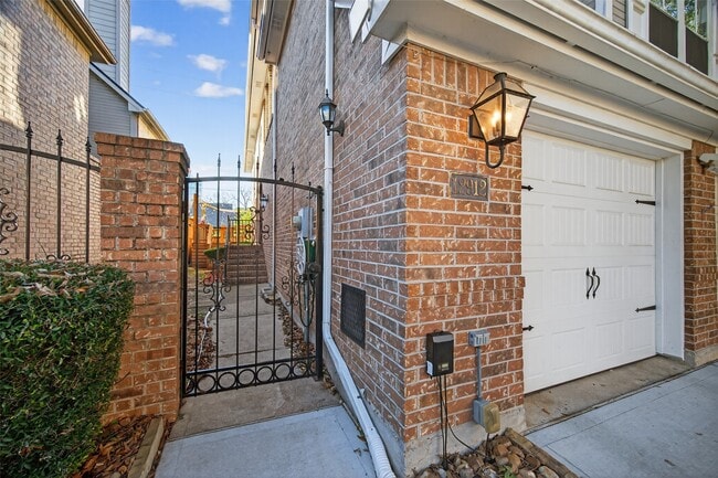 Building Photo - 12912 Kingsbridge Ln