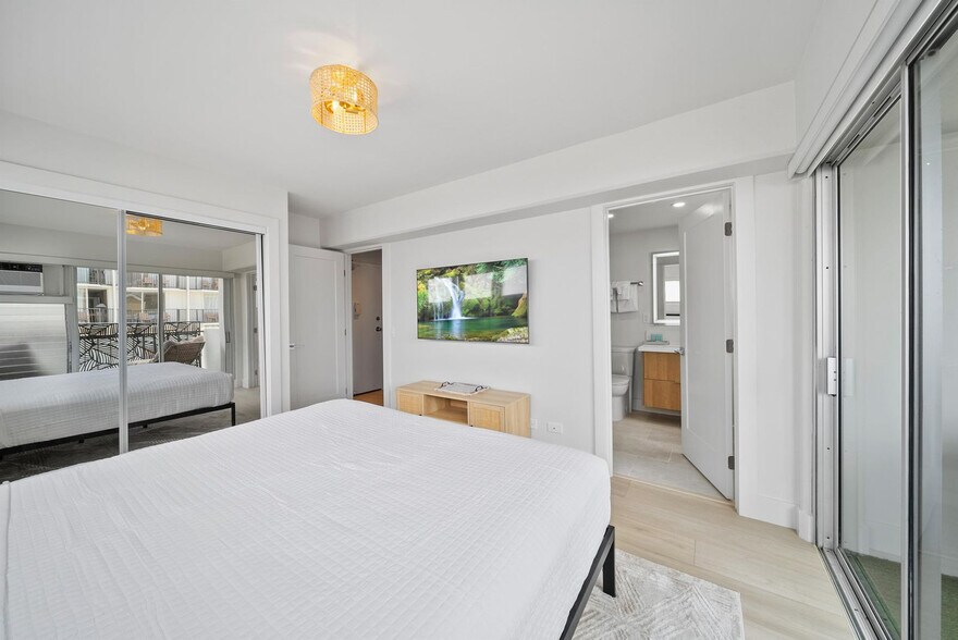 Building Photo - 2464 Prince Edward St