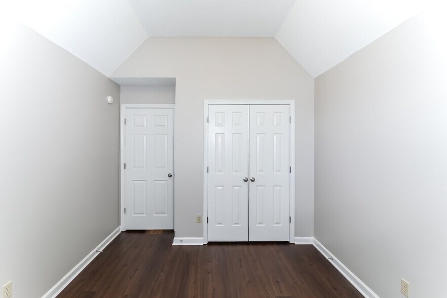 Building Photo - 8456 Cross Point Dr