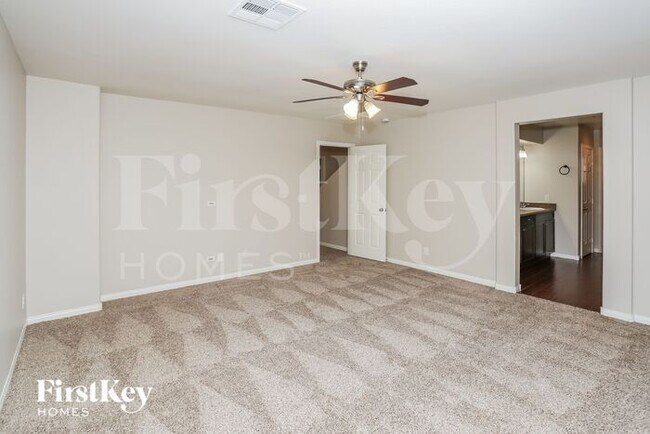 Building Photo - 10752 Knickerbocker Ave