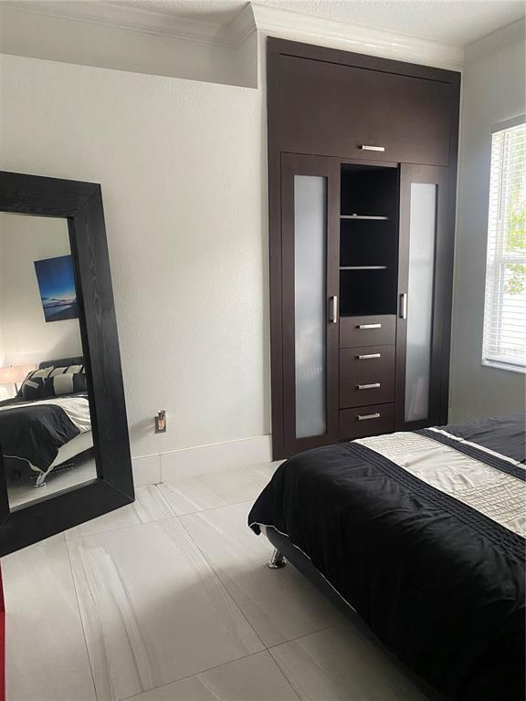 Building Photo - 1917 Pamlynne Pl