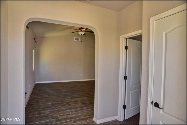 Building Photo - 2120 Thomas Lackland St