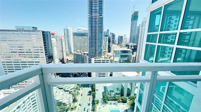 Building Photo - 950 Brickell Bay Dr
