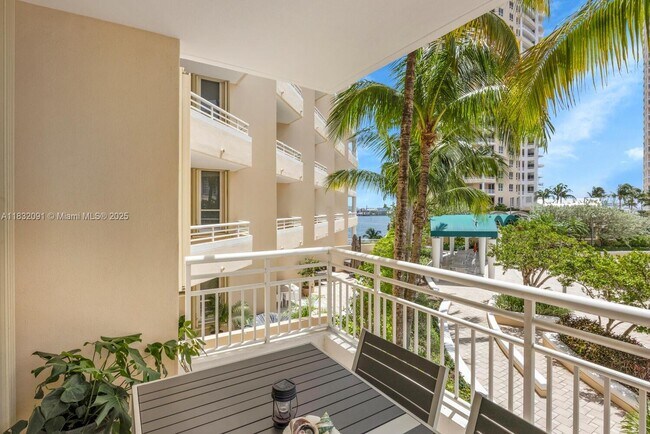 Building Photo - 888 Brickell Key Dr
