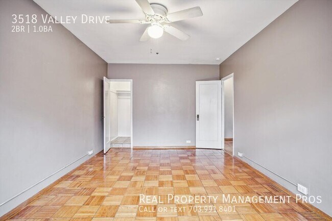 Building Photo - 3518 Valley Dr