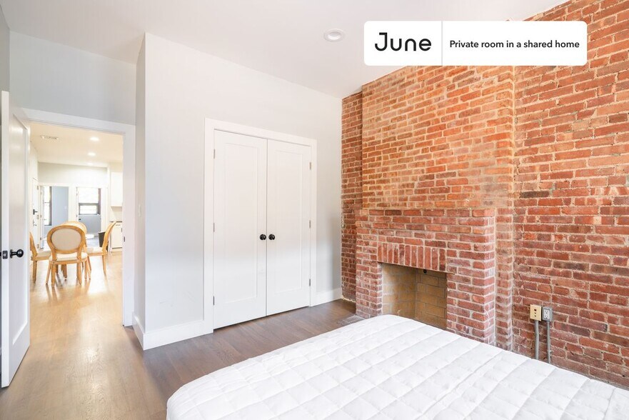 Building Photo - Room in Shared 4 bed/2 bath home