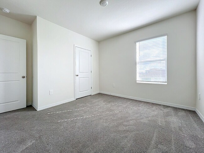 Building Photo - 12744 Lateral Root Dr