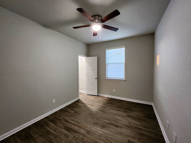 Building Photo - Beautiful Home in Cibolo