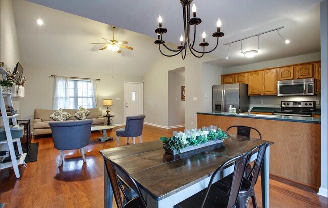 Building Photo - 1713 Greenwood Ave