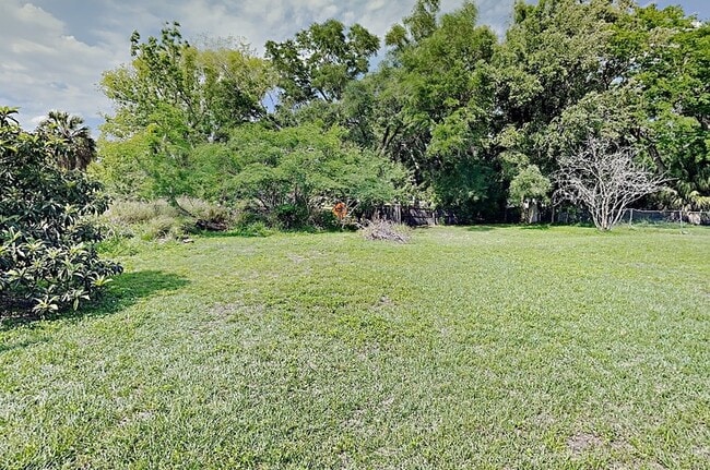 Building Photo - 14843 Astrolyn St