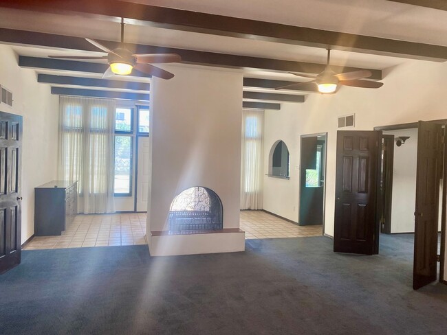 Building Photo - 1812 Pomona Dr