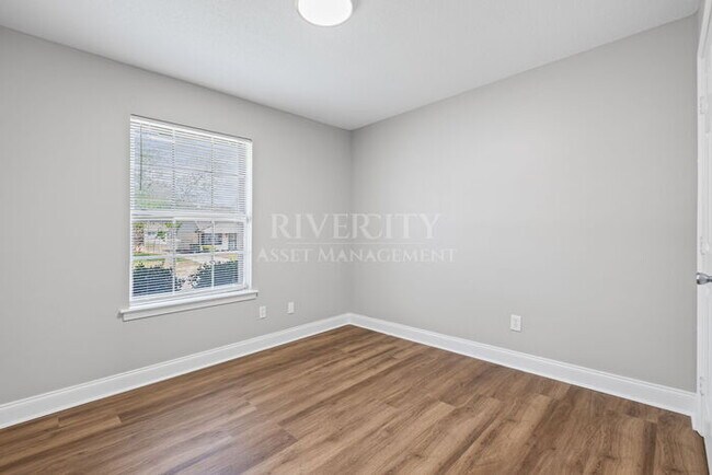 Building Photo - SECTION 8 WELCOMED!!!! A NEWLY RENOVATED BEAUTY !!!!