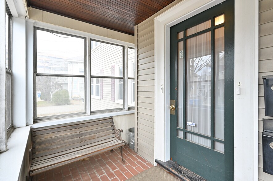 Building Photo - 37 Everett St