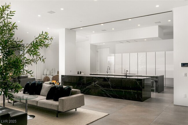 Building Photo - 14 Magic Stone Ln