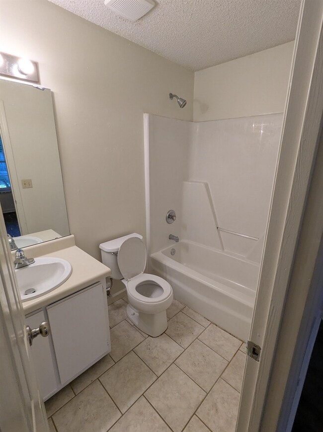 Building Photo - 2756 Oak Park Ct