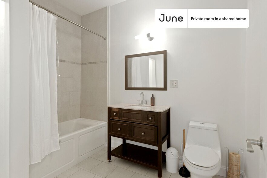 Building Photo - Room in Shared 4 bed/2 bath home