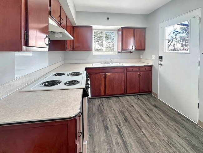 Building Photo - 23 Ridgewood St